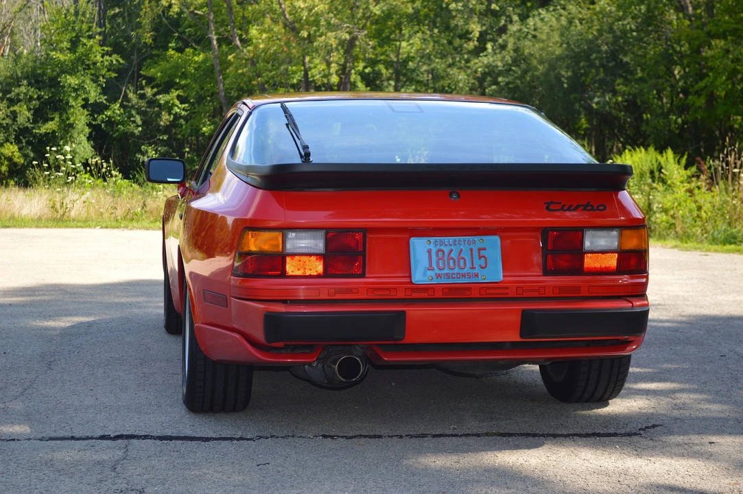 1986 Porsche 944 Turbo - Image 15 of 31