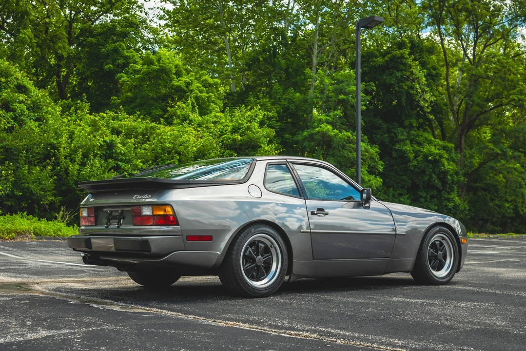 1986 Porsche 944 Turbo - Image 28 of 31