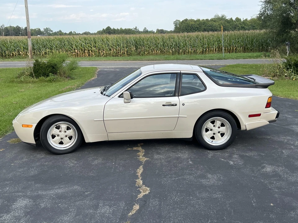 1986 Porsche 944 Turbo - Image 4 of 31