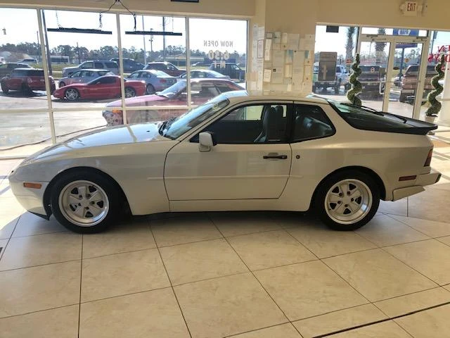 1986 Porsche 944 Turbo - Image 9 of 31