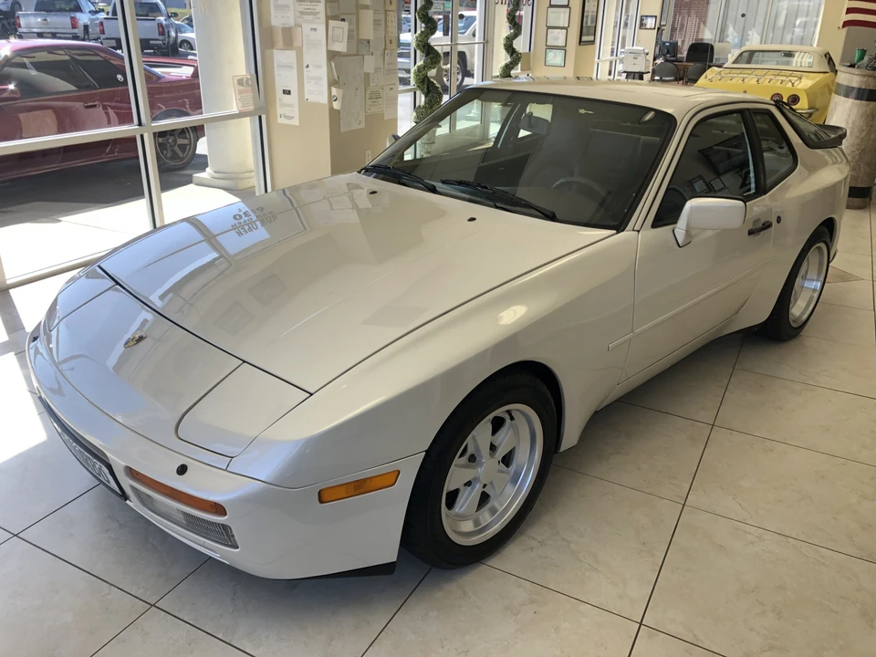 1986 Porsche 944 Turbo - Image 12 of 31