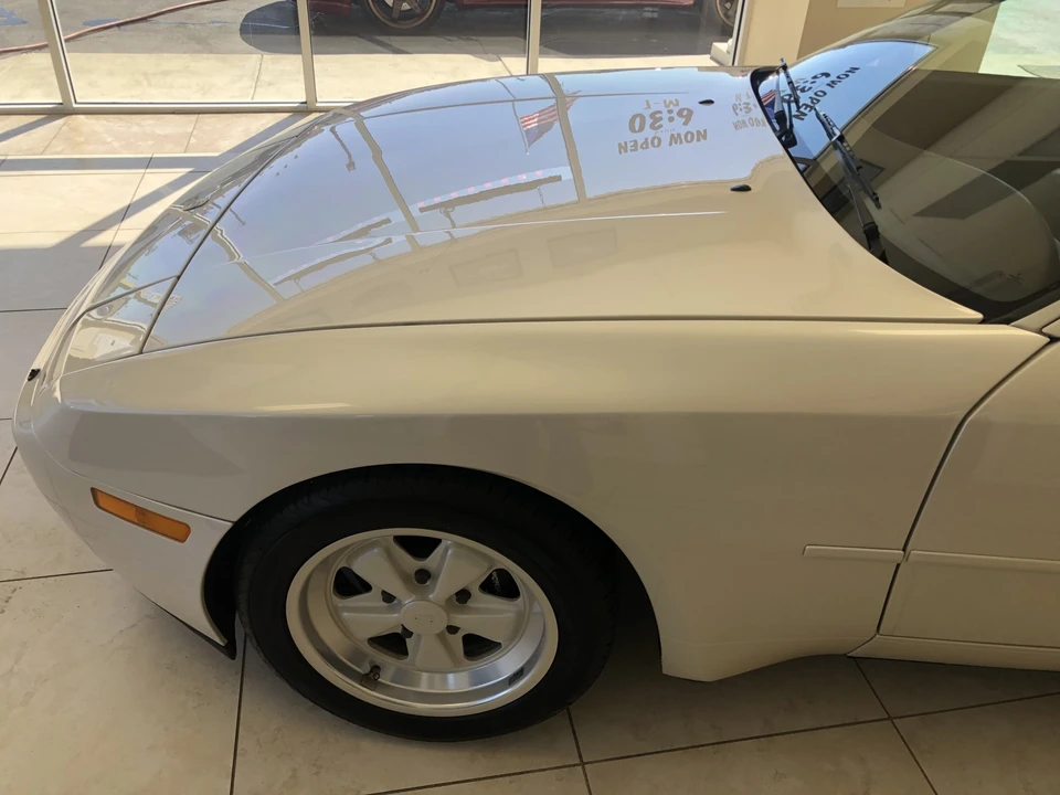 1986 Porsche 944 Turbo - Image 24 of 31