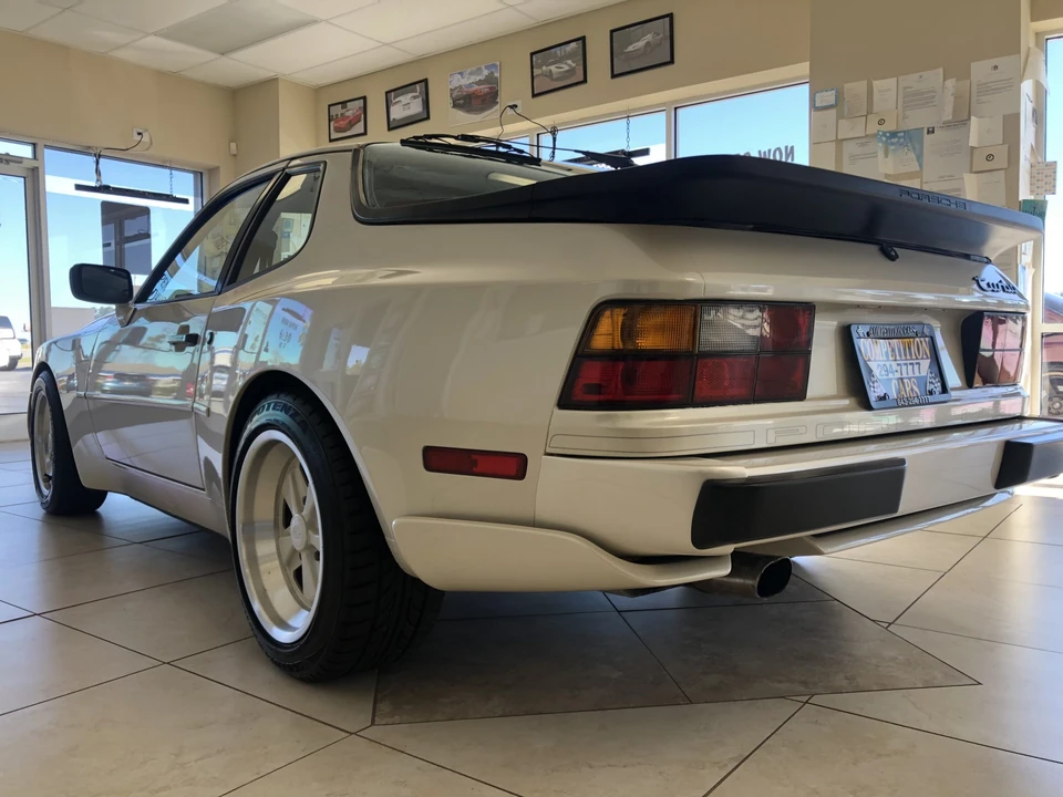 1986 Porsche 944 Turbo - Image 7 of 31