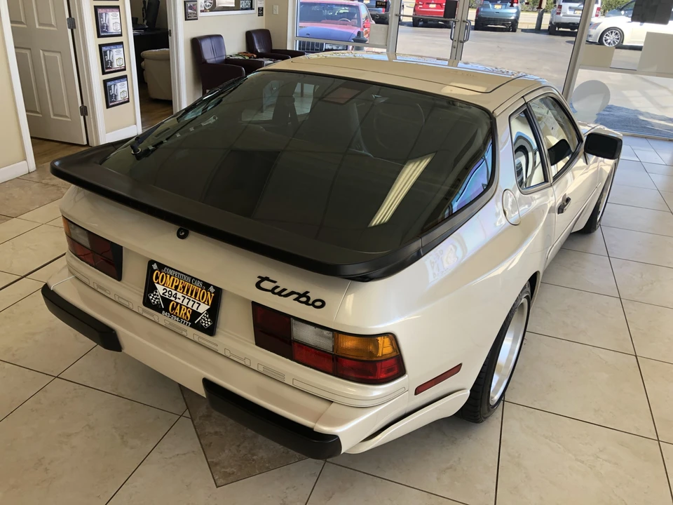 1986 Porsche 944 Turbo - Image 6 of 31
