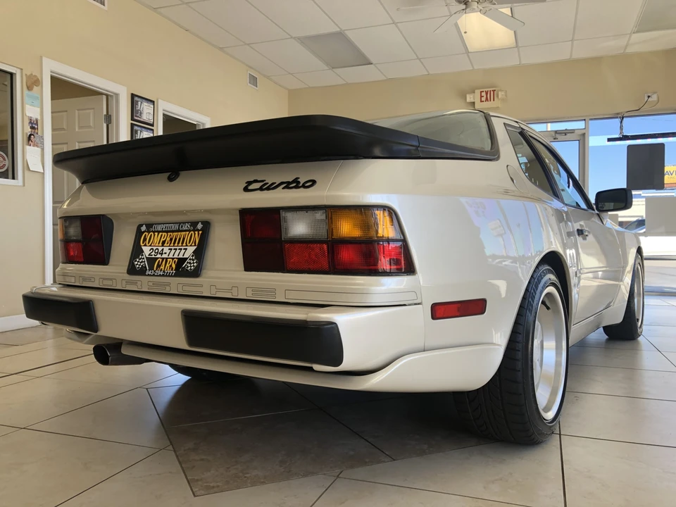 1986 Porsche 944 Turbo - Image 5 of 31