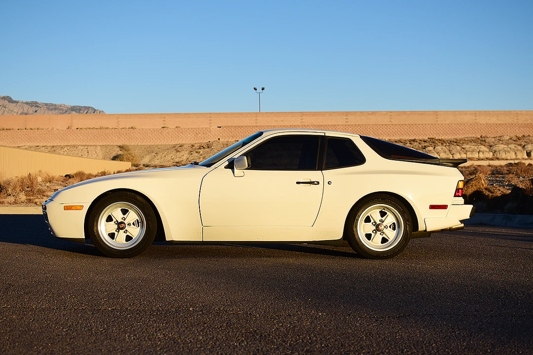 1986 Porsche 944 Turbo - Image 18 of 31