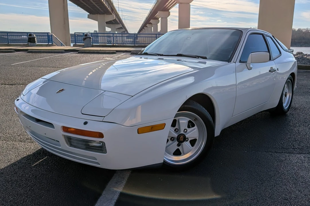 1986 Porsche 944 Turbo - Image 1 of 31