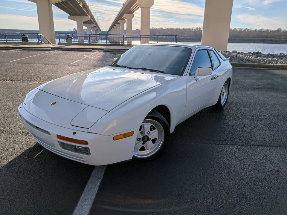 1986 Porsche 944 Turbo - Image 4 of 31