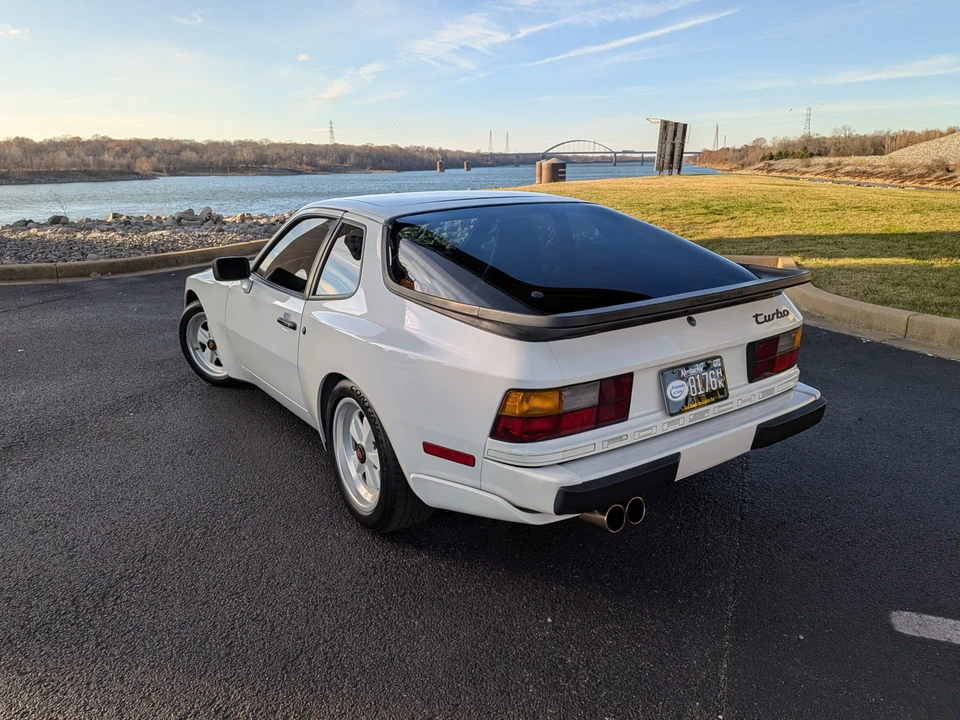 1986 Porsche 944 Turbo - Image 23 of 31