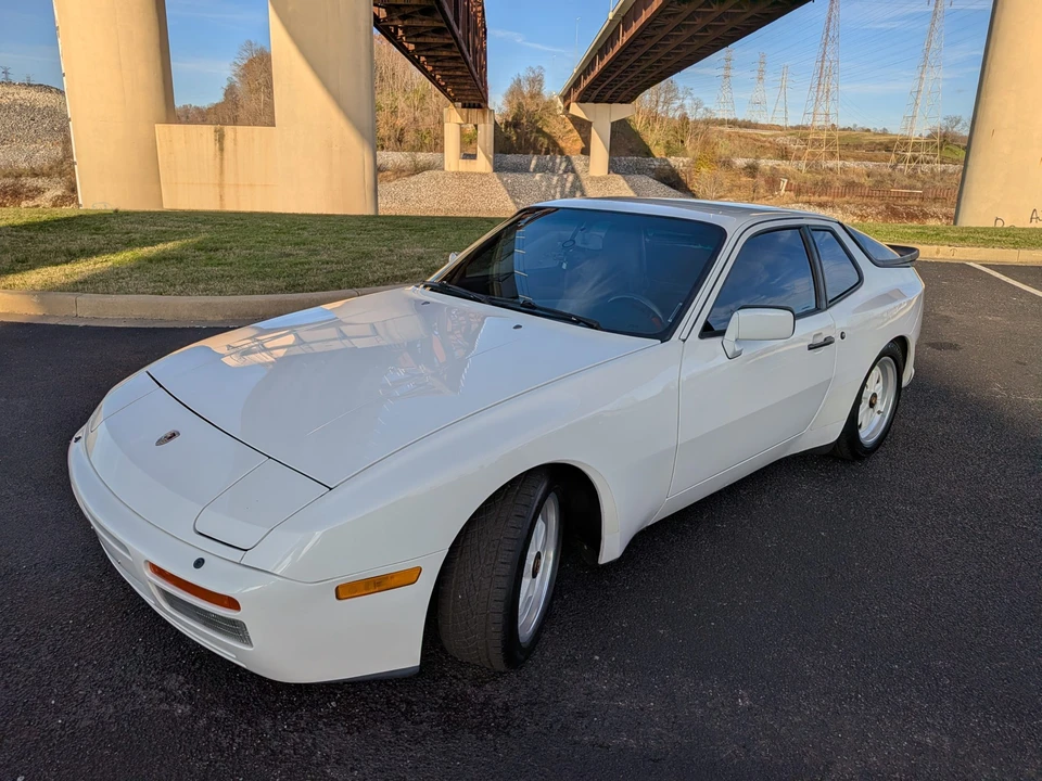 1986 Porsche 944 Turbo - Image 9 of 31