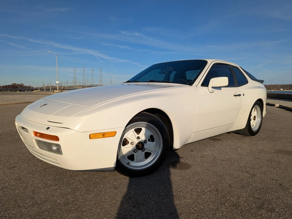 1986 Porsche 944 Turbo - Image 11 of 31
