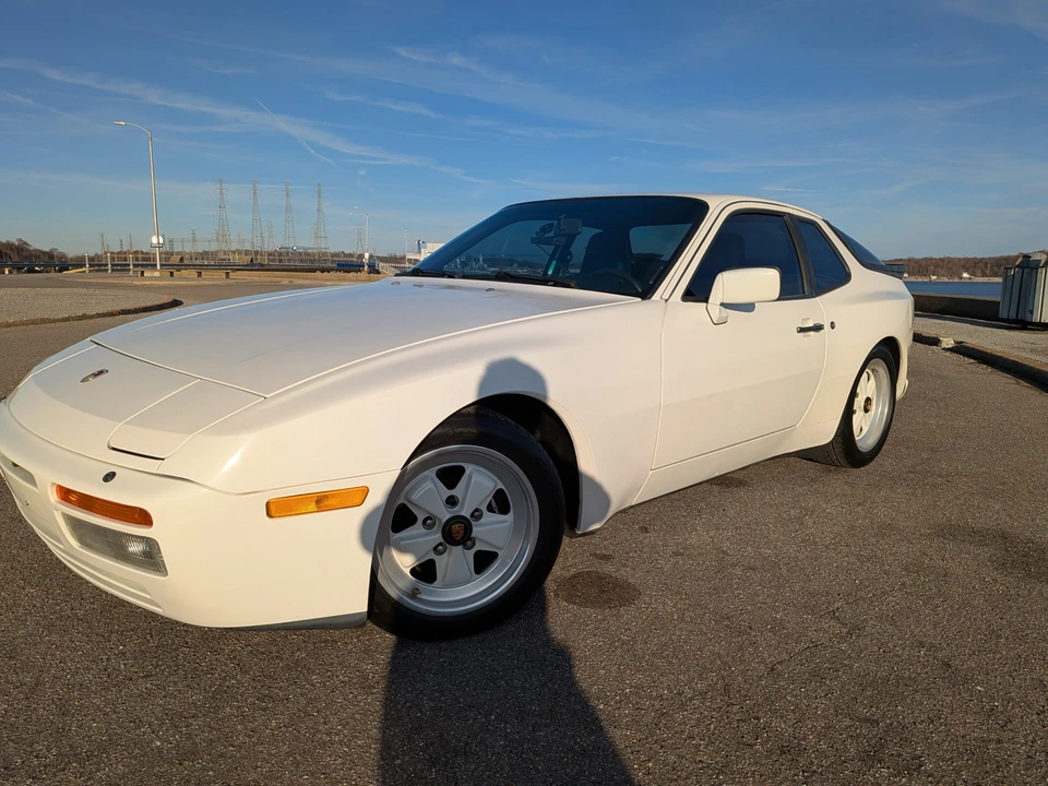 1986 Porsche 944 Turbo - Image 15 of 31