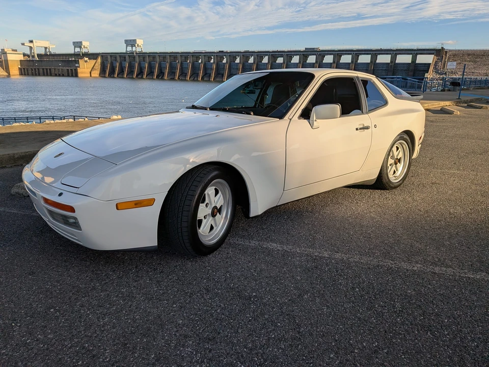 1986 Porsche 944 Turbo - Image 16 of 31
