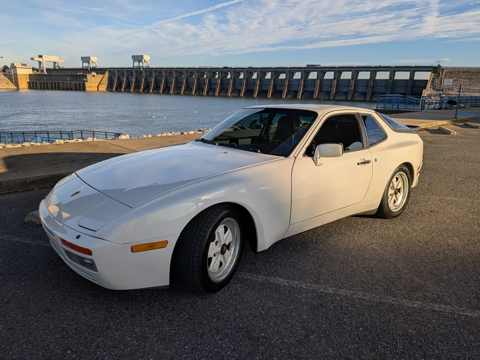 1986 Porsche 944 Turbo - Image 12 of 31