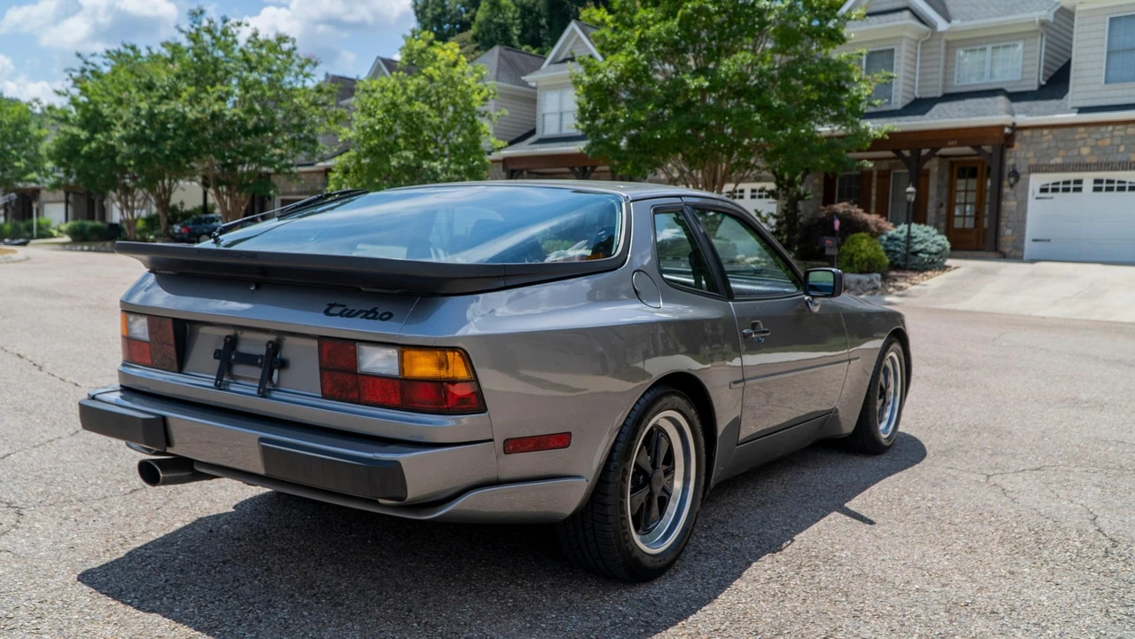 1986 Porsche 944 Turbo - Image 12 of 31