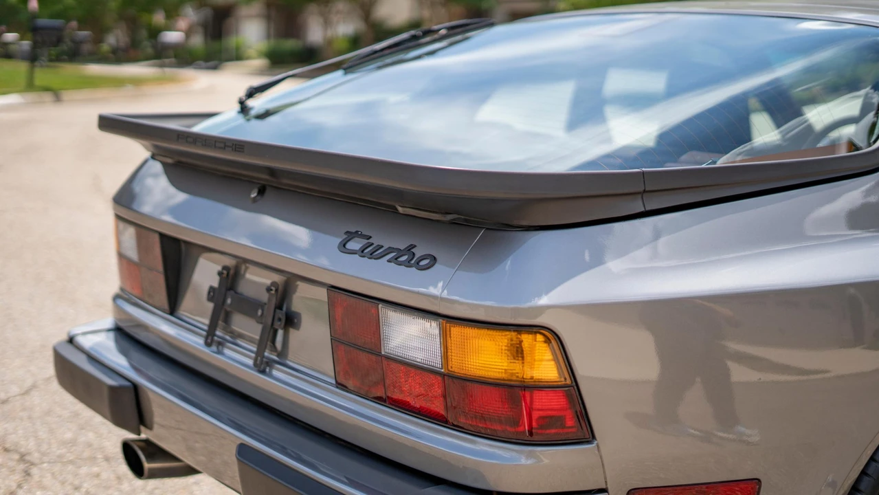 1986 Porsche 944 Turbo - Image 26 of 31