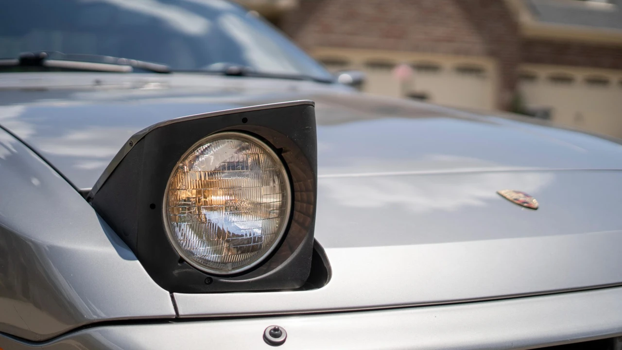 1986 Porsche 944 Turbo - Image 18 of 31