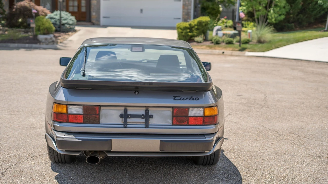 1986 Porsche 944 Turbo - Image 9 of 31