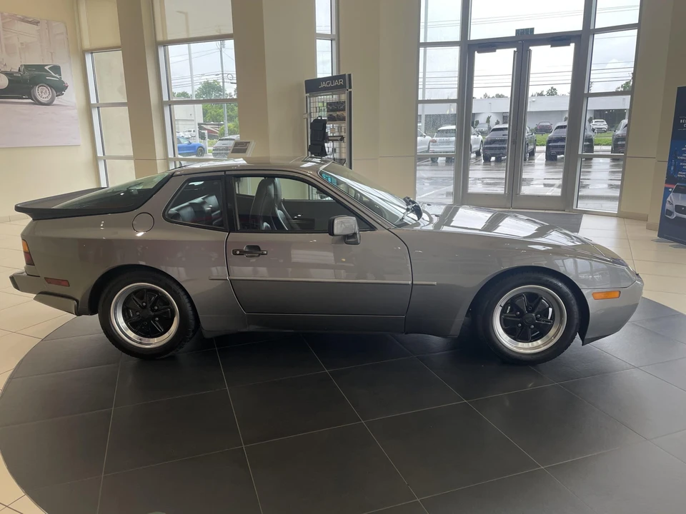 1986 Porsche 944 Turbo - Image 13 of 31