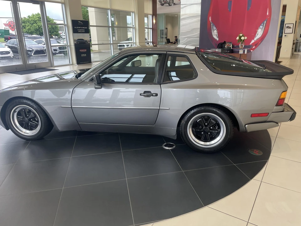 1986 Porsche 944 Turbo - Image 16 of 31