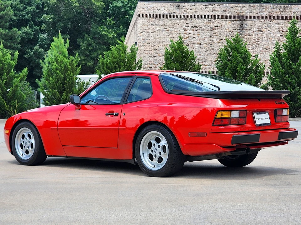 1986 Porsche 944 Turbo - Image 11 of 31