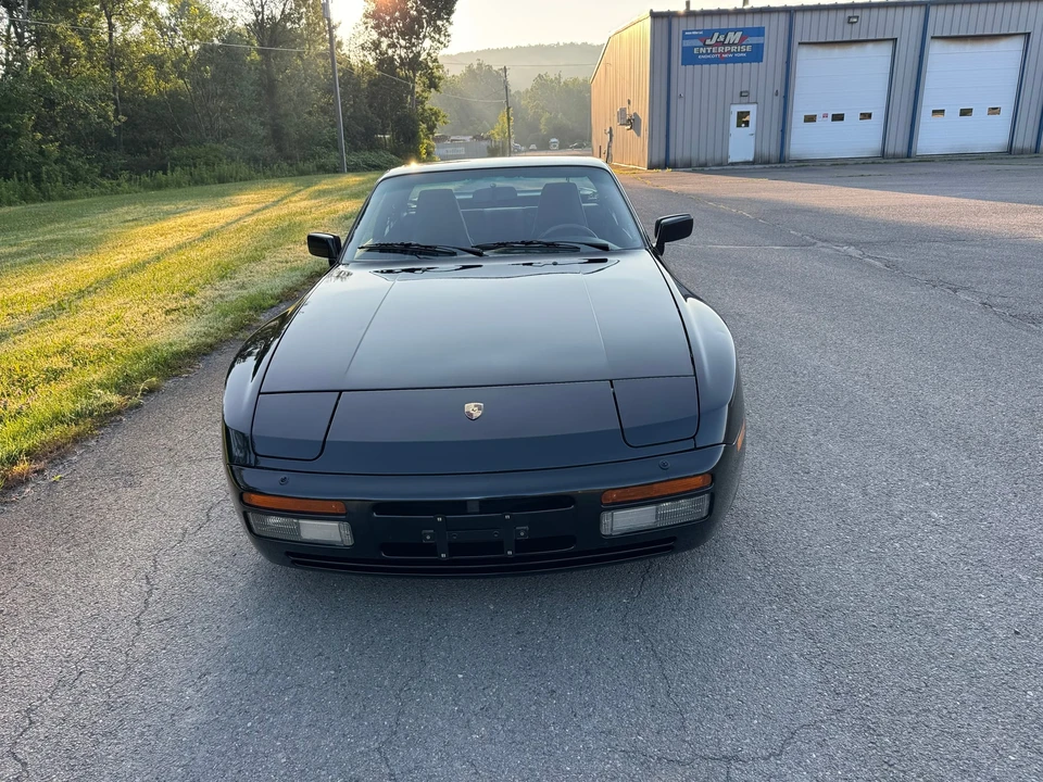 1986 Porsche 944 Turbo - Image 16 of 31
