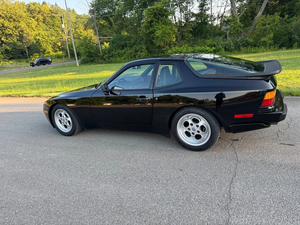 1986 Porsche 944 Turbo - Image 24 of 31