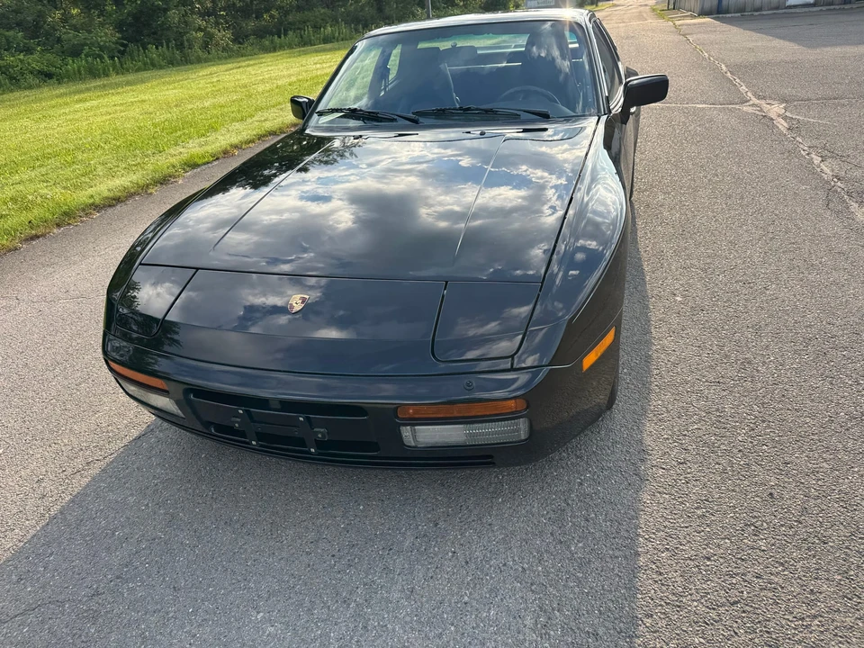 1986 Porsche 944 Turbo - Image 2 of 31