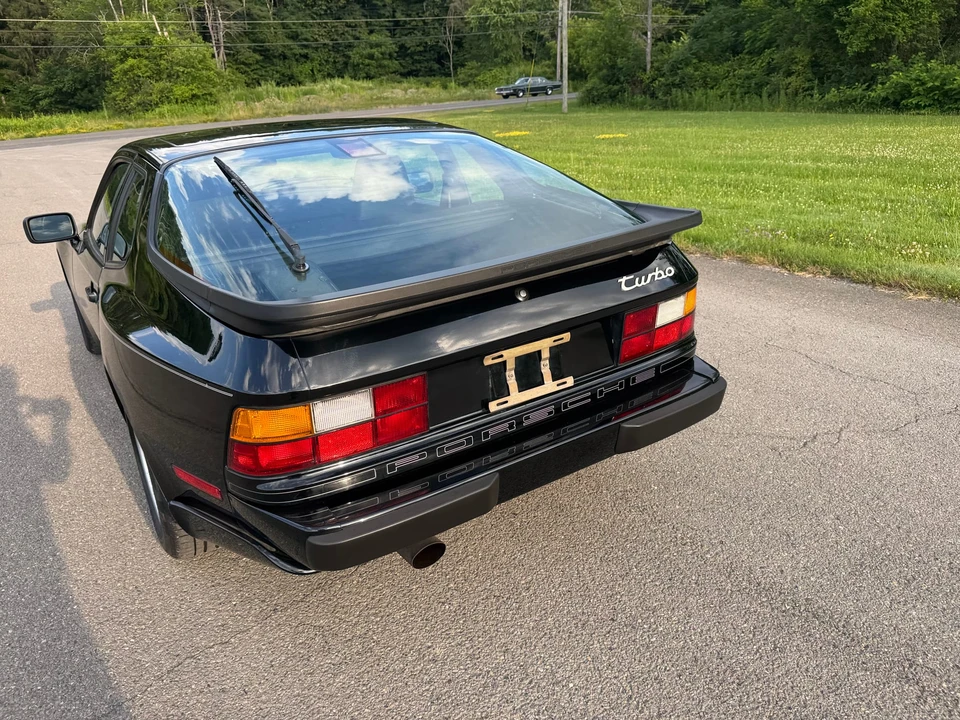 1986 Porsche 944 Turbo - Image 8 of 31