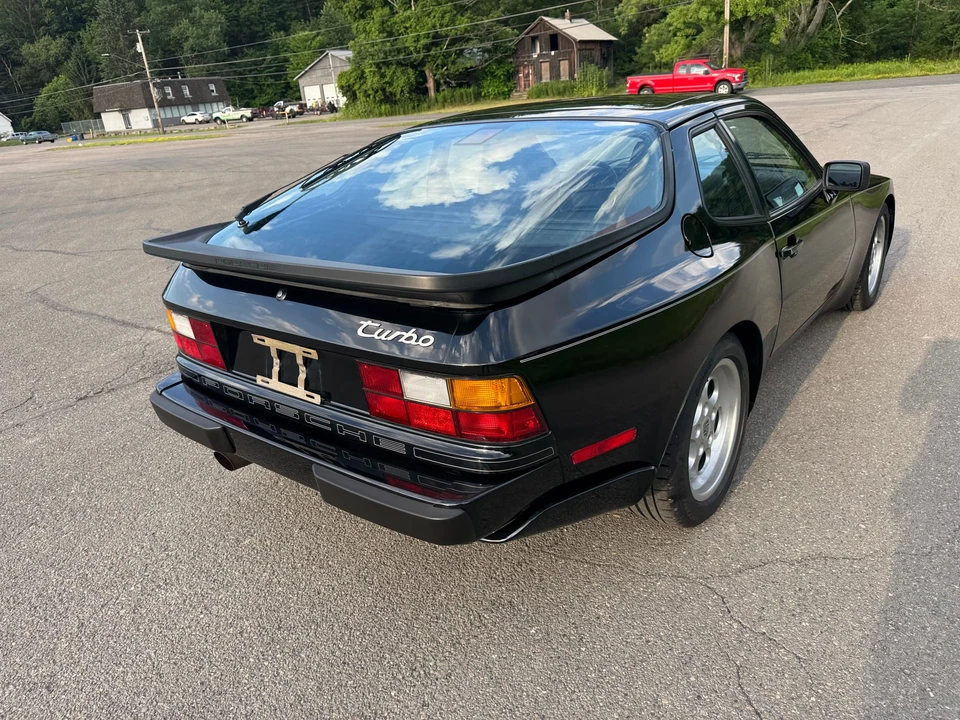1986 Porsche 944 Turbo - Image 10 of 31