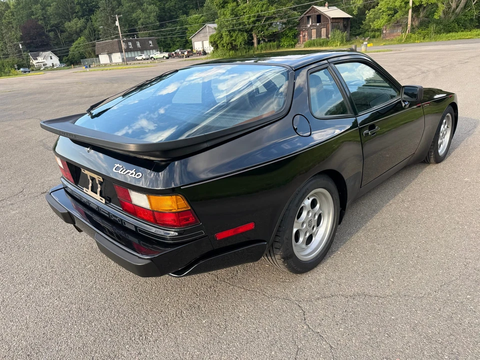1986 Porsche 944 Turbo - Image 11 of 31