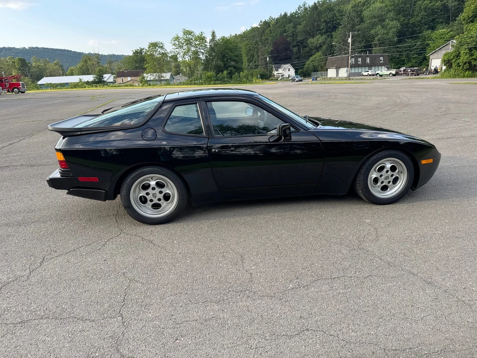 1986 Porsche 944 Turbo - Image 13 of 31
