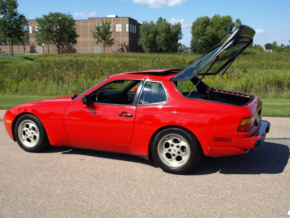 1986 Porsche 944 Turbo - Image 14 of 31