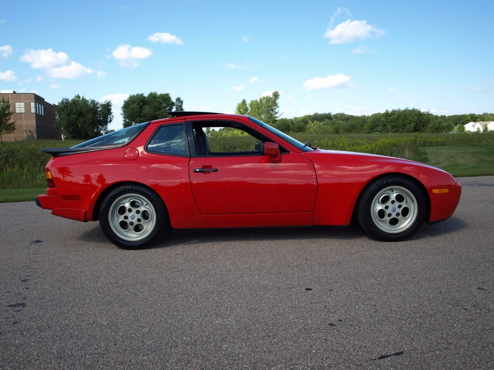 1986 Porsche 944 Turbo - Image 11 of 31