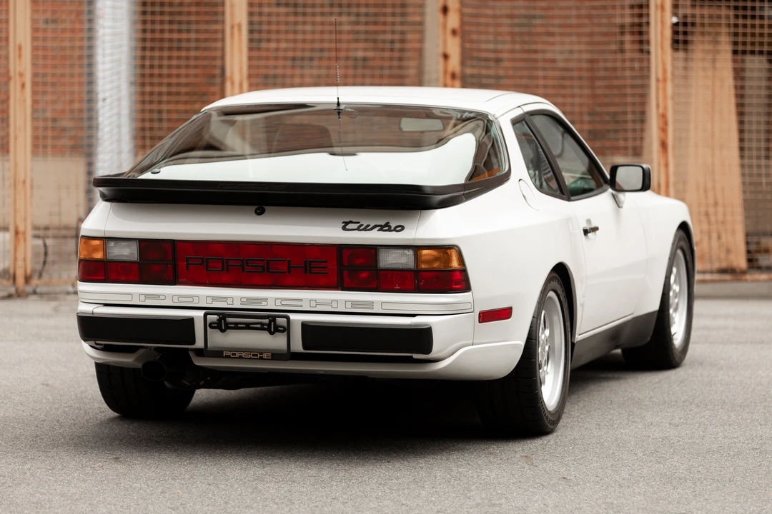 1986 Porsche 944 Turbo - Image 2 of 31