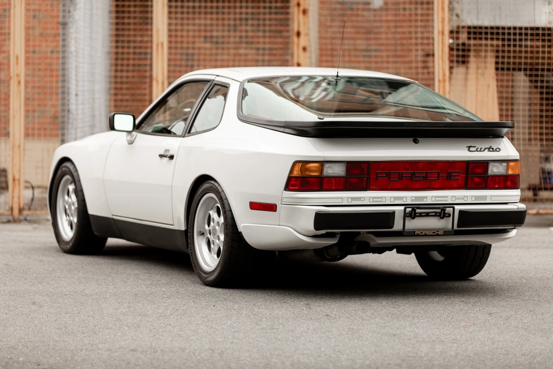 1986 Porsche 944 Turbo - Image 16 of 31