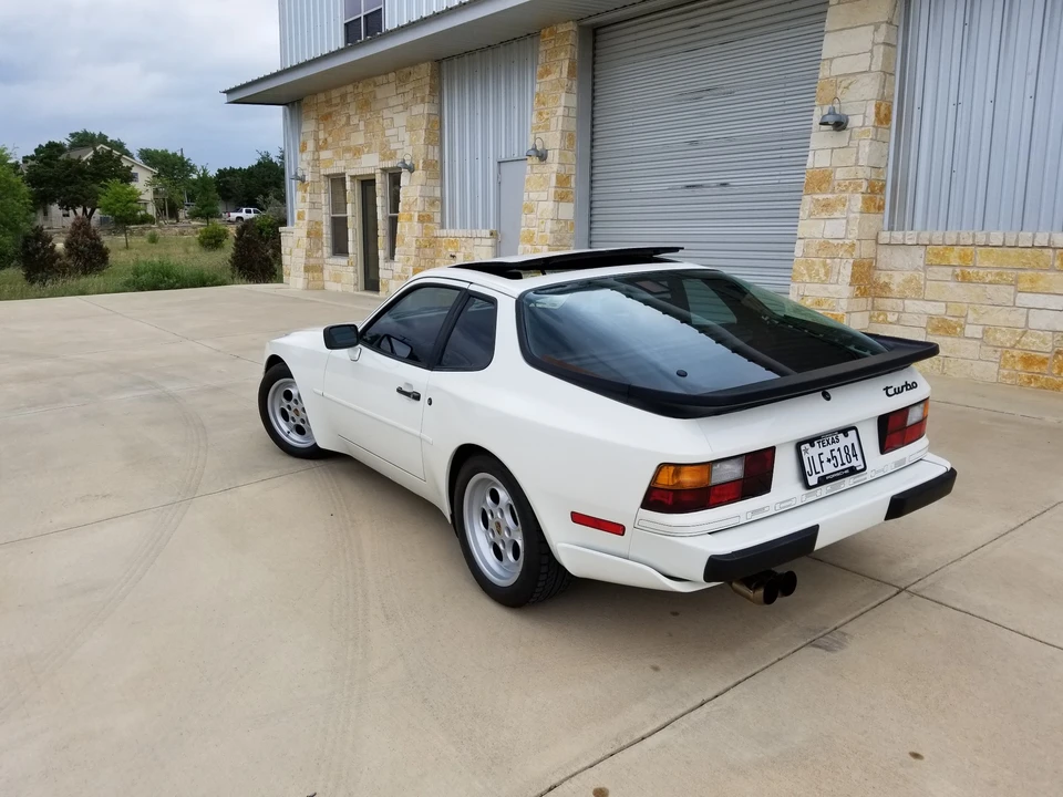 1986 Porsche 944 Turbo - Image 4 of 31