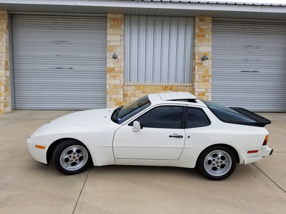 1986 Porsche 944 Turbo - Image 6 of 31
