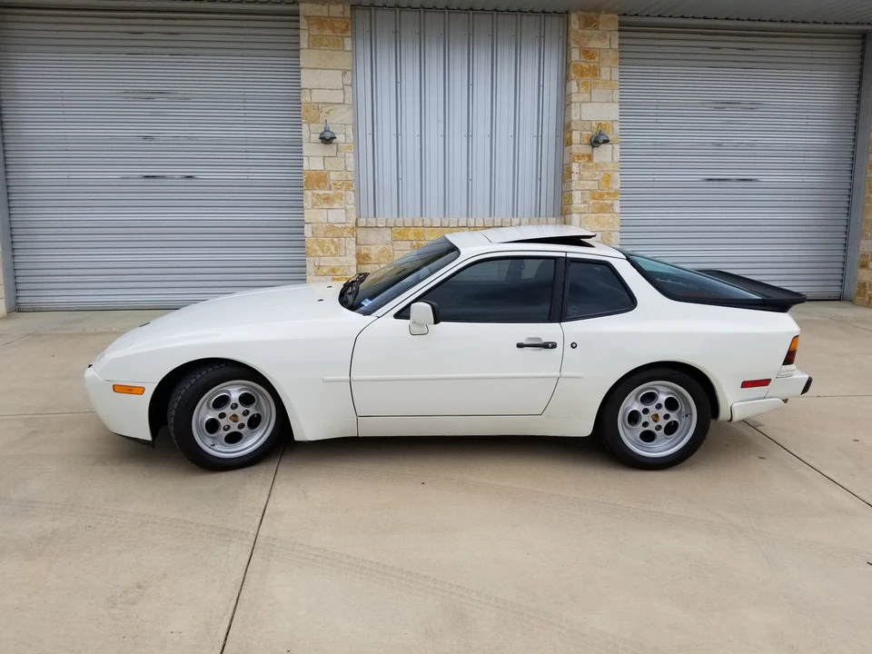 1986 Porsche 944 Turbo - Image 7 of 31