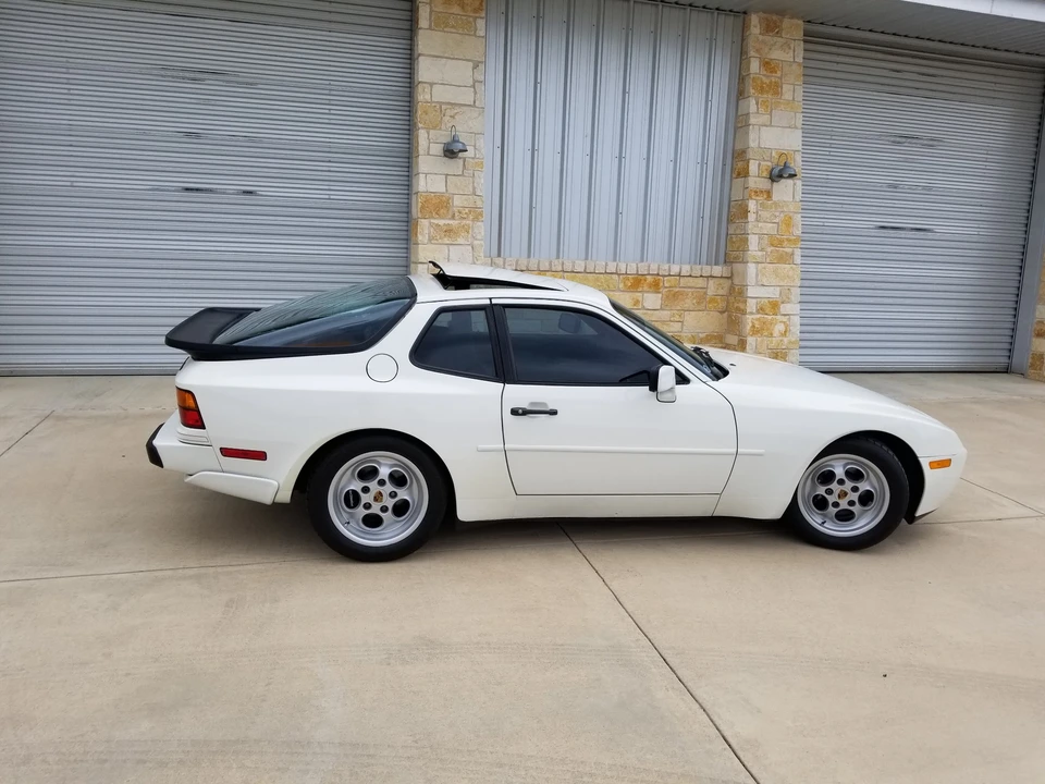 1986 Porsche 944 Turbo - Image 19 of 31