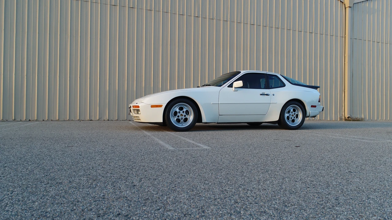 1986 Porsche 944 Turbo - Image 4 of 31