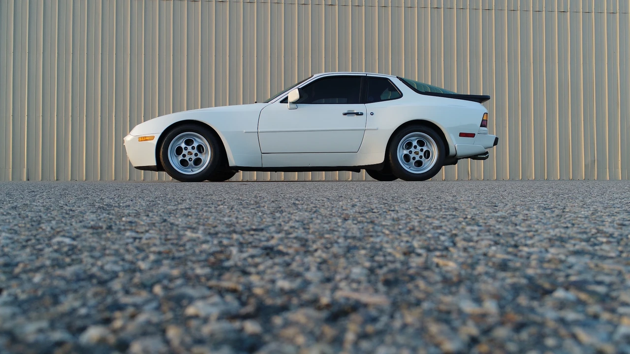 1986 Porsche 944 Turbo - Image 2 of 31