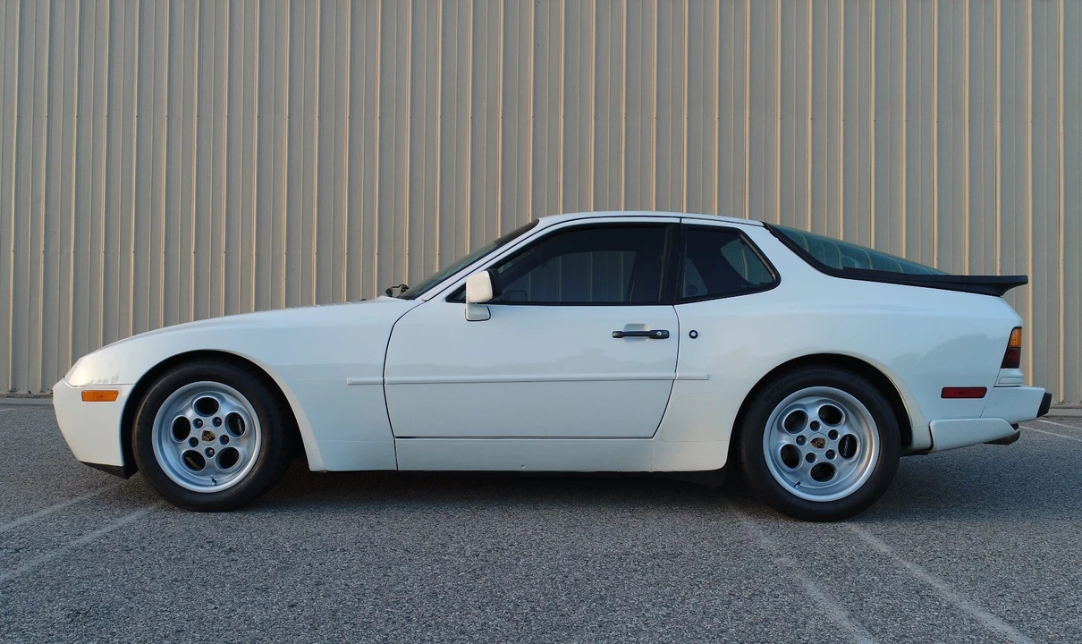 1986 Porsche 944 Turbo - Image 3 of 31