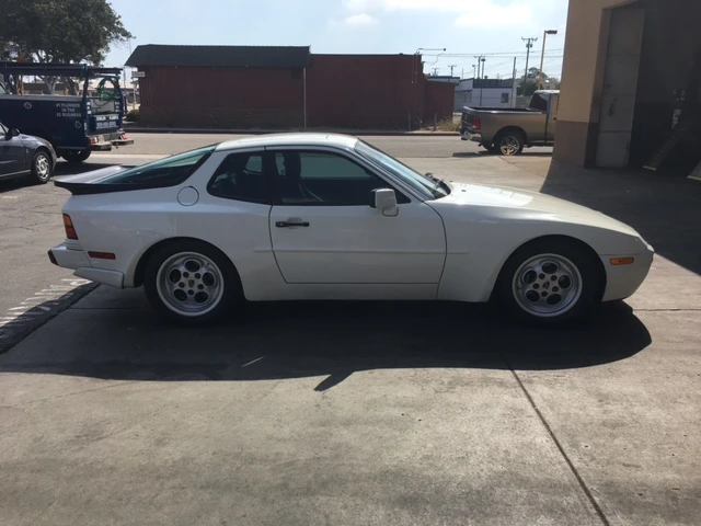 1986 Porsche 944 Turbo - Image 9 of 31