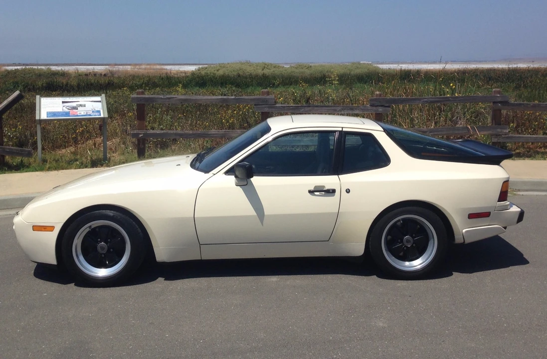 1986 Porsche 944 Turbo - Image 13 of 31