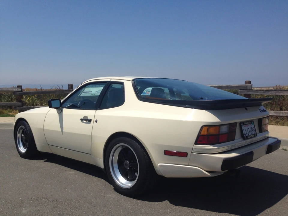 1986 Porsche 944 Turbo - Image 12 of 31