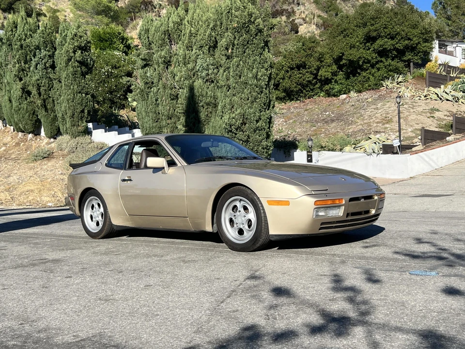1986 Porsche 944 Turbo - Image 5 of 31