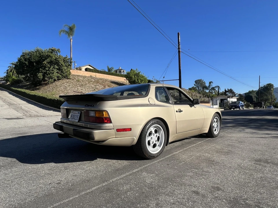 1986 Porsche 944 Turbo - Image 6 of 31