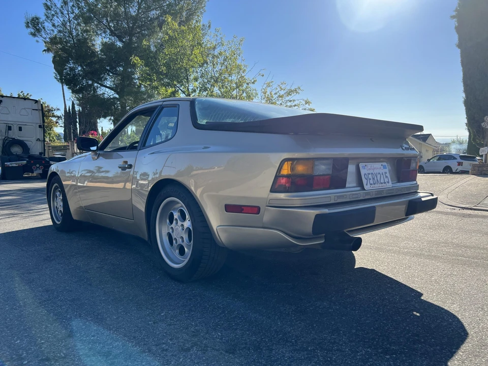 1986 Porsche 944 Turbo - Image 8 of 31