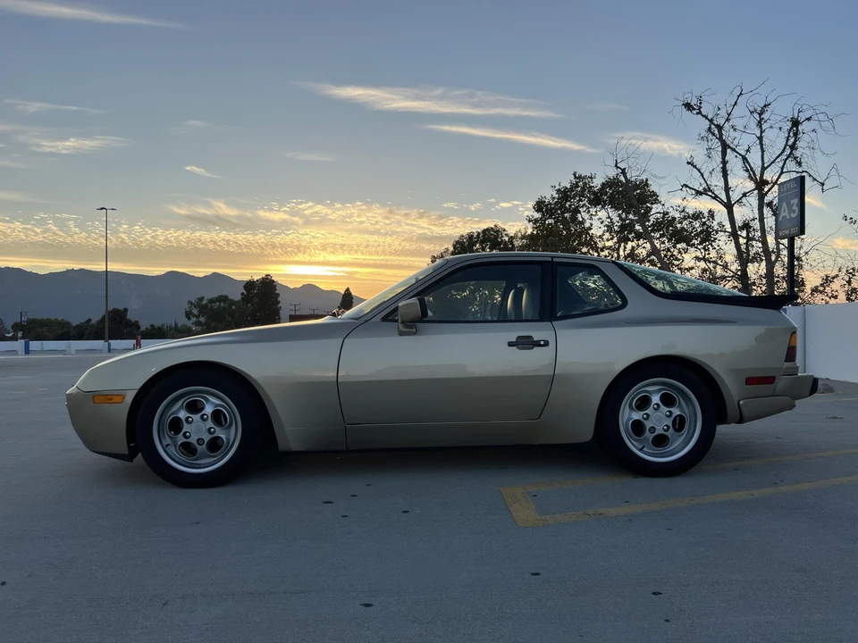 1986 Porsche 944 Turbo - Image 11 of 31